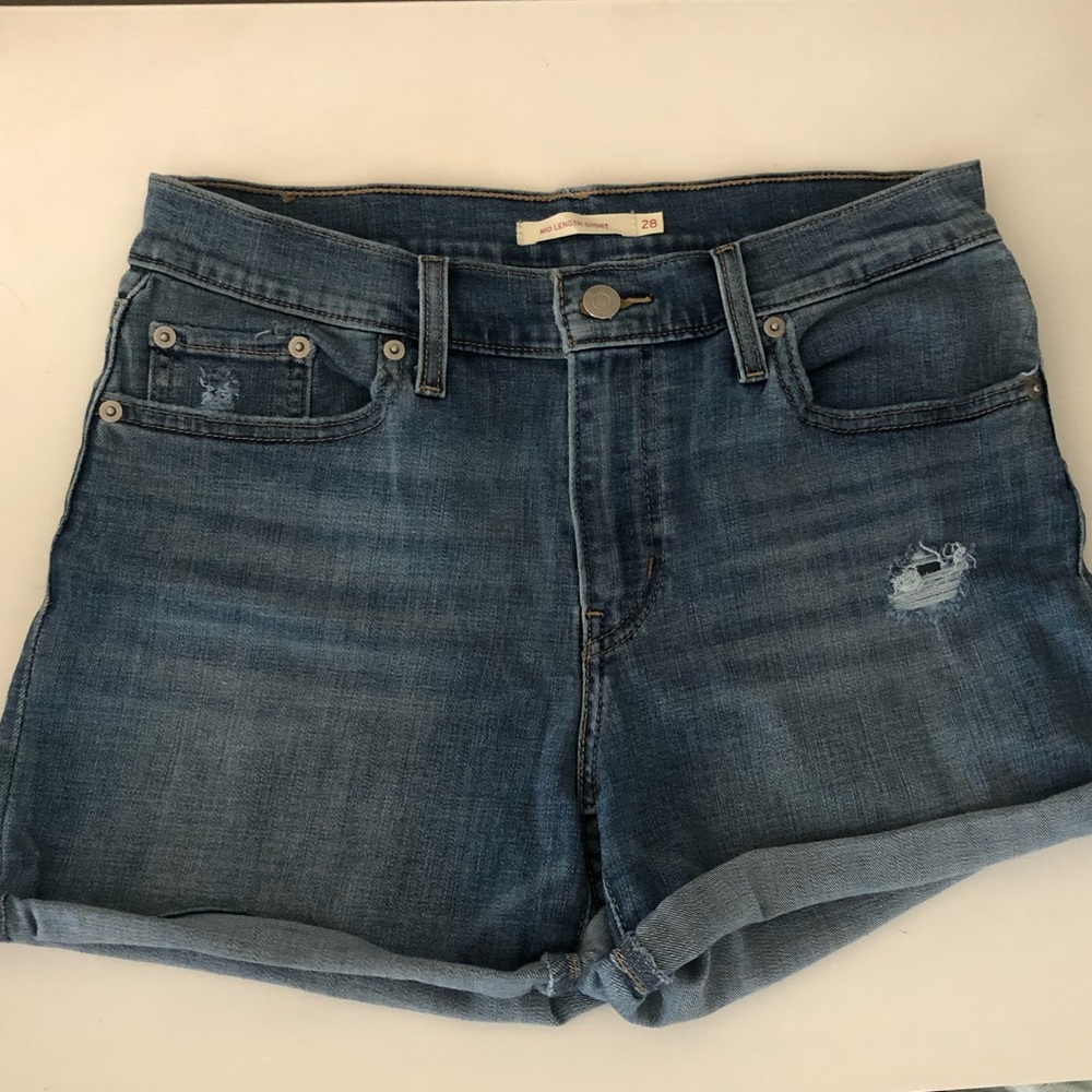 Mid Length Levi's Short